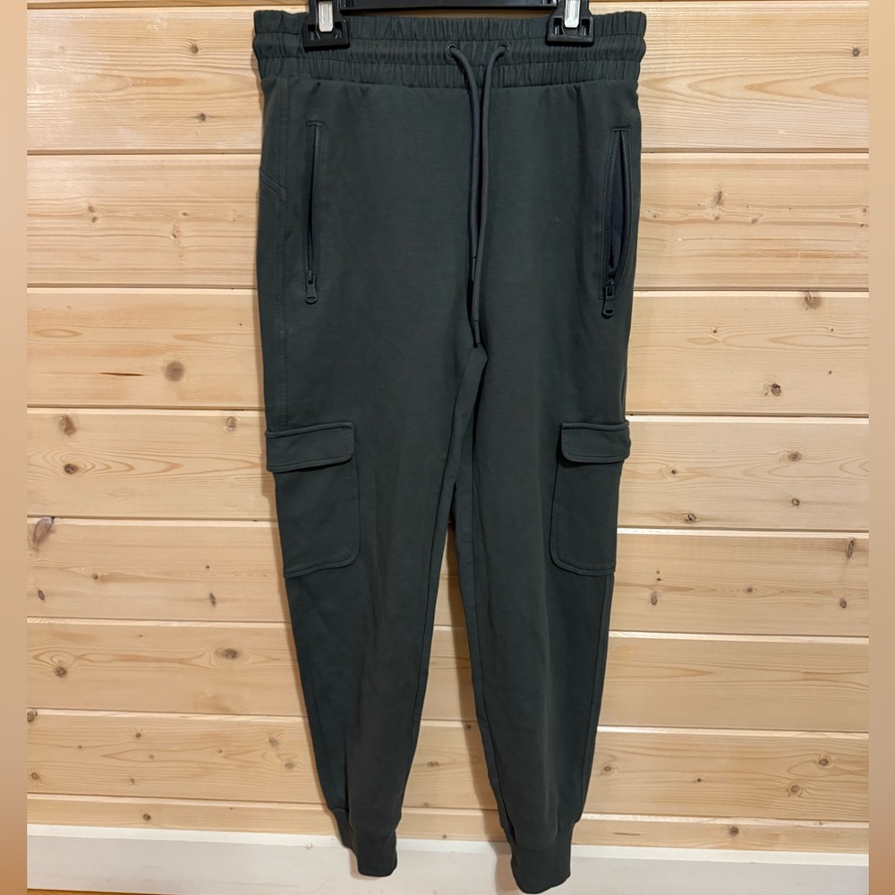 Old Navy Women’s Olive Green Cargo Joggers